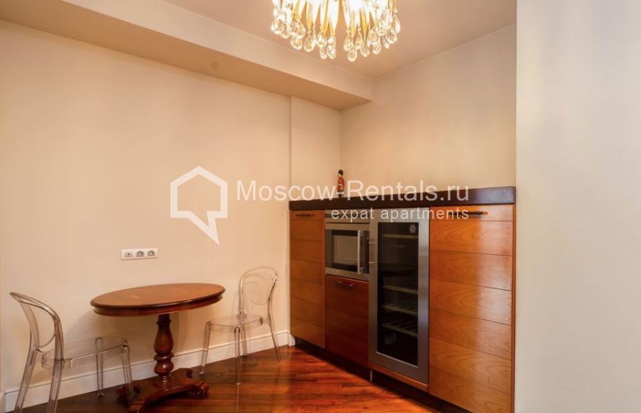 Photo #7 4-room (3 BR) apartment for <a href="http://moscow-rentals.ru/en/articles/long-term-rent" target="_blank">a long-term</a> rent
 in Russia, Moscow, Arbat str, 18С1