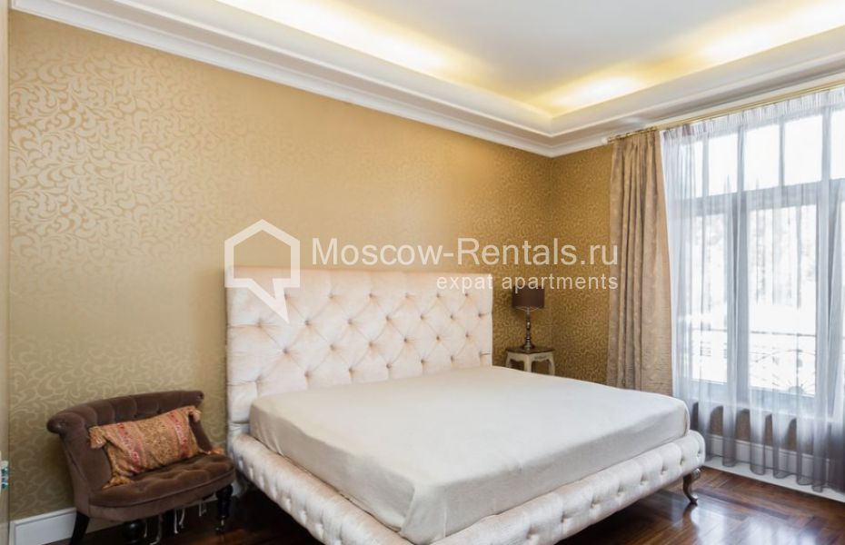 Photo #9 4-room (3 BR) apartment for <a href="http://moscow-rentals.ru/en/articles/long-term-rent" target="_blank">a long-term</a> rent
 in Russia, Moscow, Arbat str, 18С1