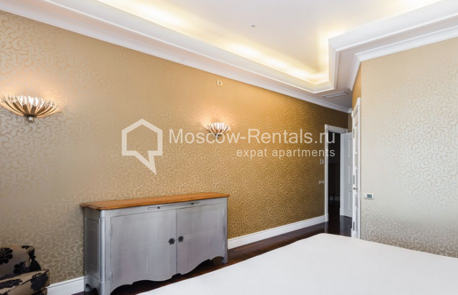 Photo #11 4-room (3 BR) apartment for <a href="http://moscow-rentals.ru/en/articles/long-term-rent" target="_blank">a long-term</a> rent
 in Russia, Moscow, Arbat str, 18С1