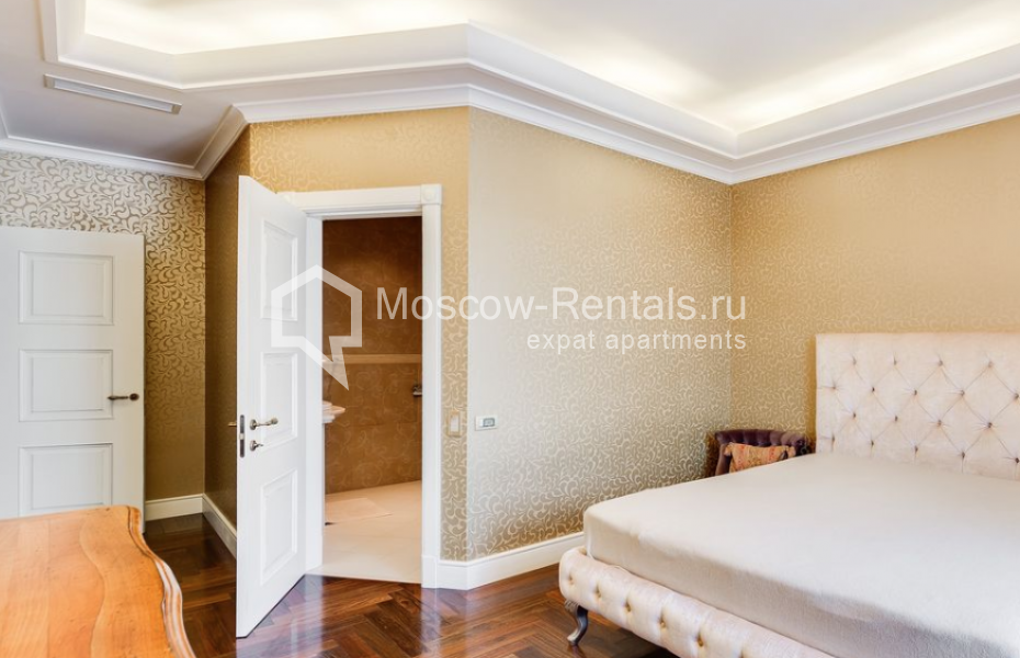 Photo #12 4-room (3 BR) apartment for <a href="http://moscow-rentals.ru/en/articles/long-term-rent" target="_blank">a long-term</a> rent
 in Russia, Moscow, Arbat str, 18С1