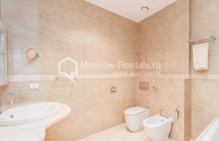 Photo #14 4-room (3 BR) apartment for <a href="http://moscow-rentals.ru/en/articles/long-term-rent" target="_blank">a long-term</a> rent
 in Russia, Moscow, Arbat str, 18С1