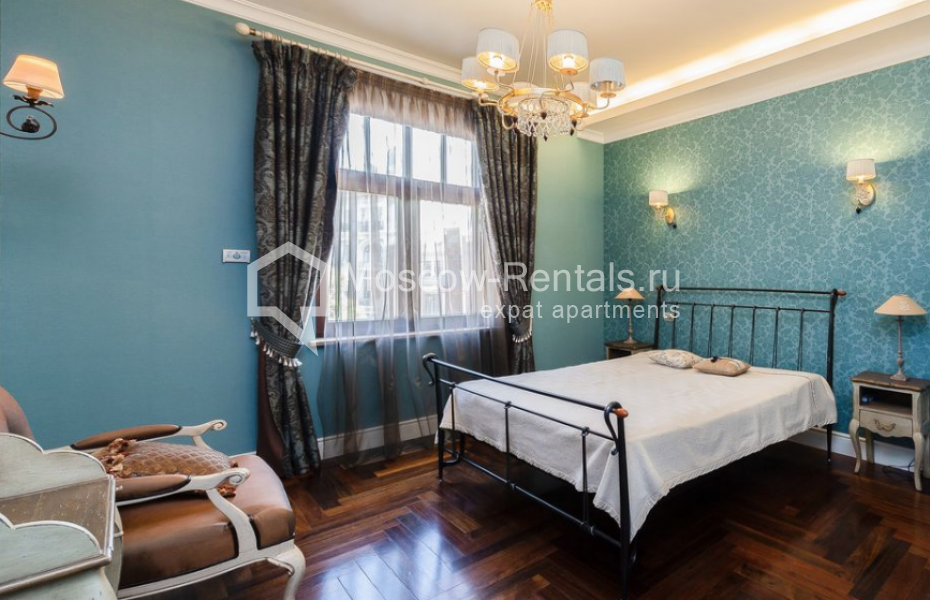 Photo #15 4-room (3 BR) apartment for <a href="http://moscow-rentals.ru/en/articles/long-term-rent" target="_blank">a long-term</a> rent
 in Russia, Moscow, Arbat str, 18С1
