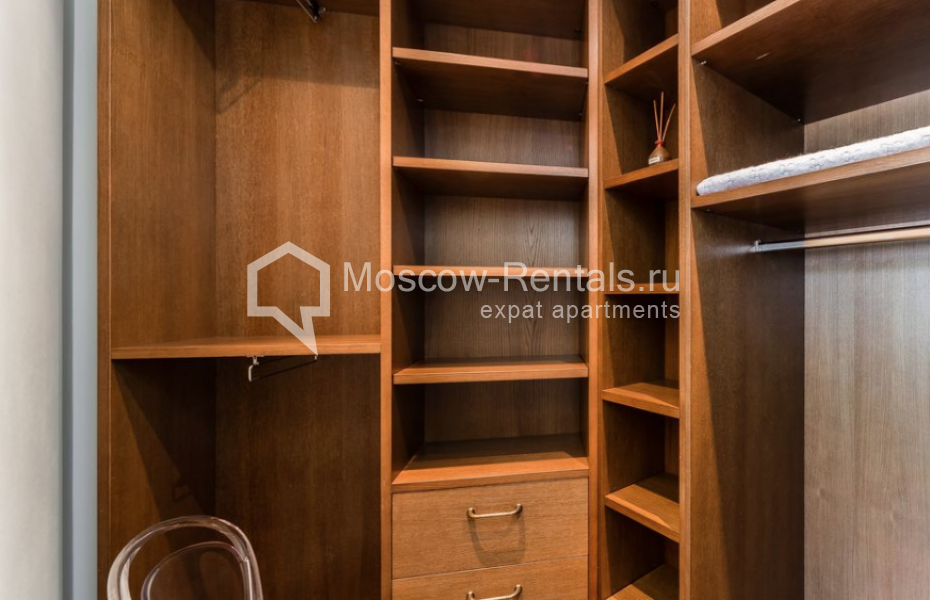 Photo #23 4-room (3 BR) apartment for <a href="http://moscow-rentals.ru/en/articles/long-term-rent" target="_blank">a long-term</a> rent
 in Russia, Moscow, Arbat str, 18С1
