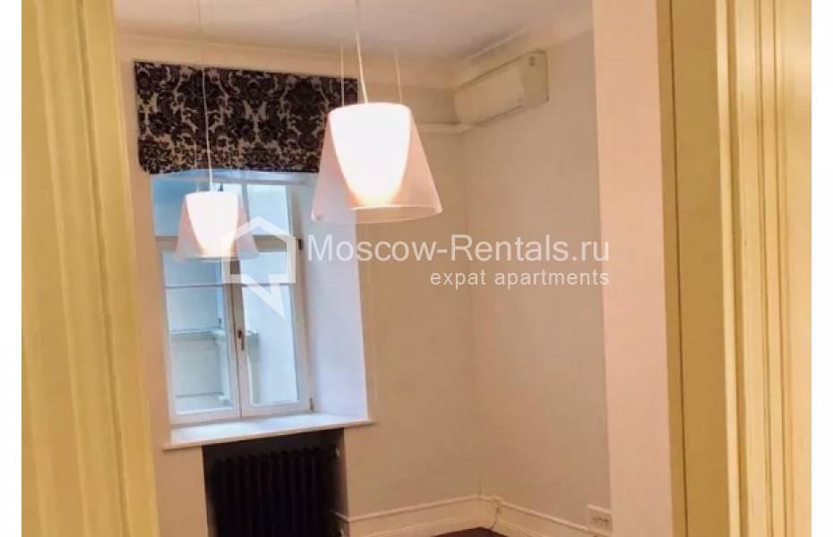 Photo #5 4-room (3 BR) apartment for <a href="http://moscow-rentals.ru/en/articles/long-term-rent" target="_blank">a long-term</a> rent
 in Russia, Moscow, Skatertnyi lane., 22