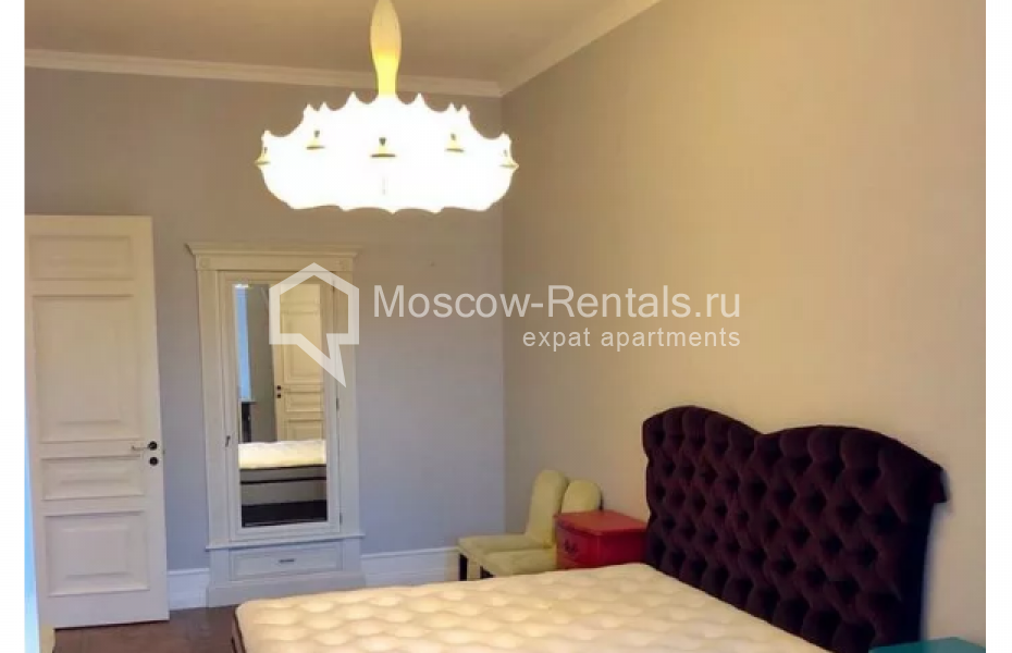 Photo #4 4-room (3 BR) apartment for <a href="http://moscow-rentals.ru/en/articles/long-term-rent" target="_blank">a long-term</a> rent
 in Russia, Moscow, Skatertnyi lane., 22