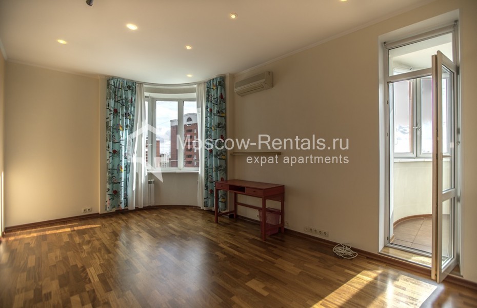 Photo #16 4-room (3 BR) apartment for <a href="http://moscow-rentals.ru/en/articles/long-term-rent" target="_blank">a long-term</a> rent
 in Russia, Moscow, Michurinskyi prospect, 11к3
