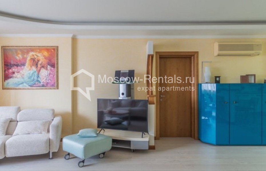 Photo #3 3-room (2 BR) apartment for <a href="http://moscow-rentals.ru/en/articles/long-term-rent" target="_blank">a long-term</a> rent
 in Russia, Moscow, Zoologicheskaya str, 28С2