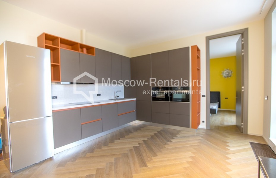 Photo #3 3-room (2 BR) apartment for <a href="http://moscow-rentals.ru/en/articles/long-term-rent" target="_blank">a long-term</a> rent
 in Russia, Moscow, Zvonarskyi lane, 3