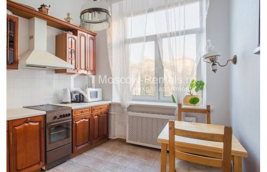 Photo #8 3-room (2 BR) apartment for <a href="http://moscow-rentals.ru/en/articles/long-term-rent" target="_blank">a long-term</a> rent
 in Russia, Moscow, Trekhprudnyi lane., 10/2