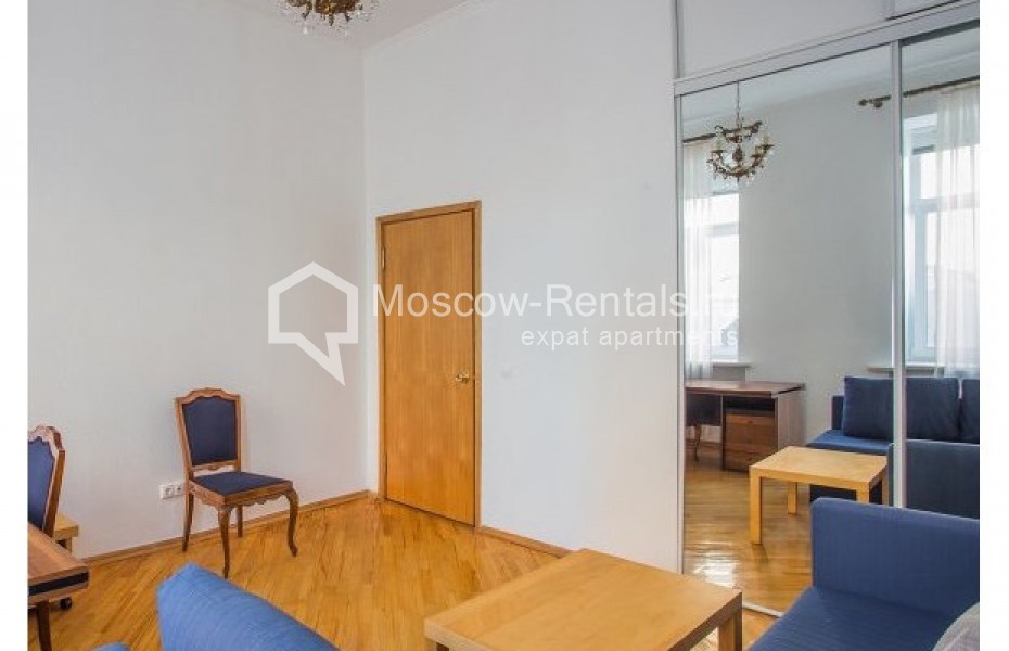 Photo #4 3-room (2 BR) apartment for <a href="http://moscow-rentals.ru/en/articles/long-term-rent" target="_blank">a long-term</a> rent
 in Russia, Moscow, Trekhprudnyi lane., 10/2