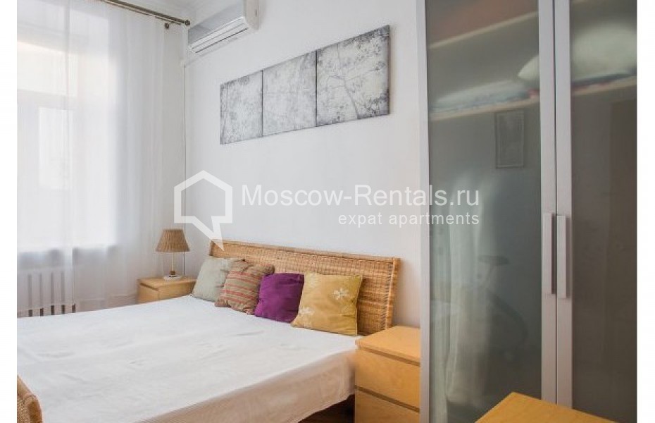 Photo #5 3-room (2 BR) apartment for <a href="http://moscow-rentals.ru/en/articles/long-term-rent" target="_blank">a long-term</a> rent
 in Russia, Moscow, Trekhprudnyi lane., 10/2
