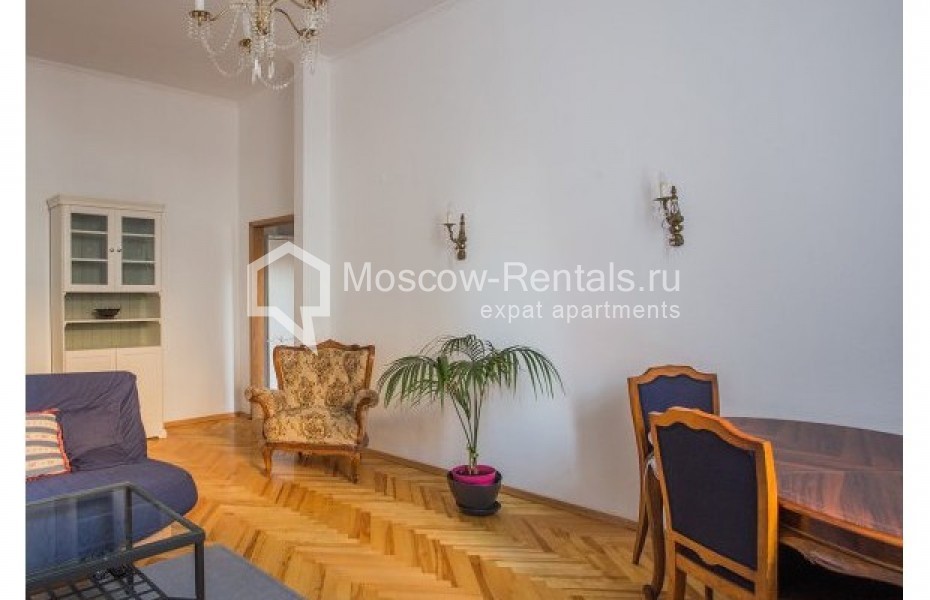 Photo #2 3-room (2 BR) apartment for <a href="http://moscow-rentals.ru/en/articles/long-term-rent" target="_blank">a long-term</a> rent
 in Russia, Moscow, Trekhprudnyi lane., 10/2