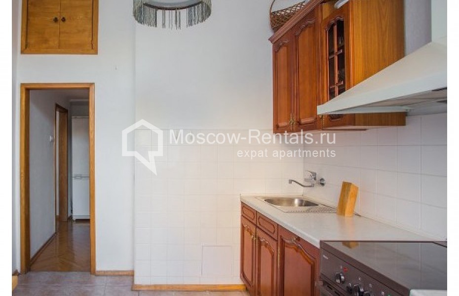 Photo #7 3-room (2 BR) apartment for <a href="http://moscow-rentals.ru/en/articles/long-term-rent" target="_blank">a long-term</a> rent
 in Russia, Moscow, Trekhprudnyi lane., 10/2