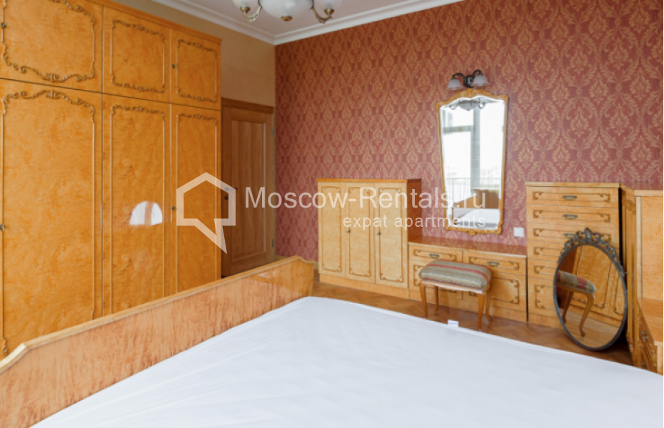 Photo #8 3-room (2 BR) apartment for <a href="http://moscow-rentals.ru/en/articles/long-term-rent" target="_blank">a long-term</a> rent
 in Russia, Moscow, Spiridonovka str, 12