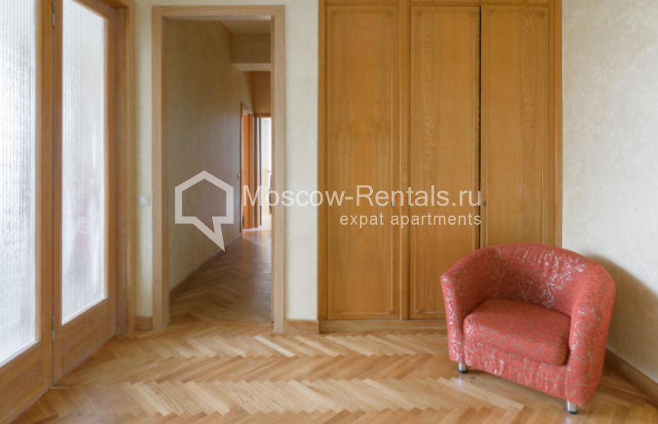 Photo #12 3-room (2 BR) apartment for <a href="http://moscow-rentals.ru/en/articles/long-term-rent" target="_blank">a long-term</a> rent
 in Russia, Moscow, Spiridonovka str, 12