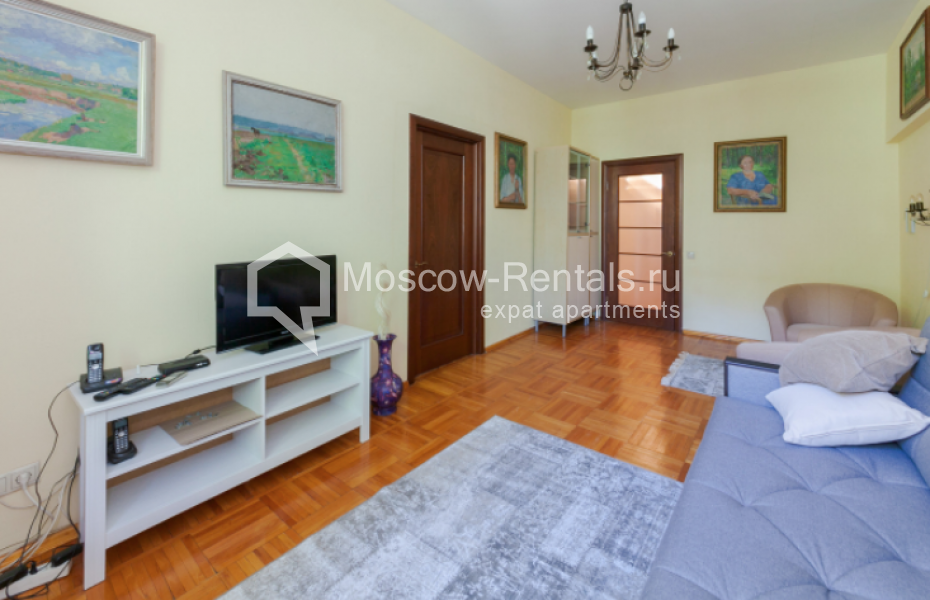 Photo #1 3-room (2 BR) apartment for <a href="http://moscow-rentals.ru/en/articles/long-term-rent" target="_blank">a long-term</a> rent
 in Russia, Moscow, Trekhprudnyi lane, 6