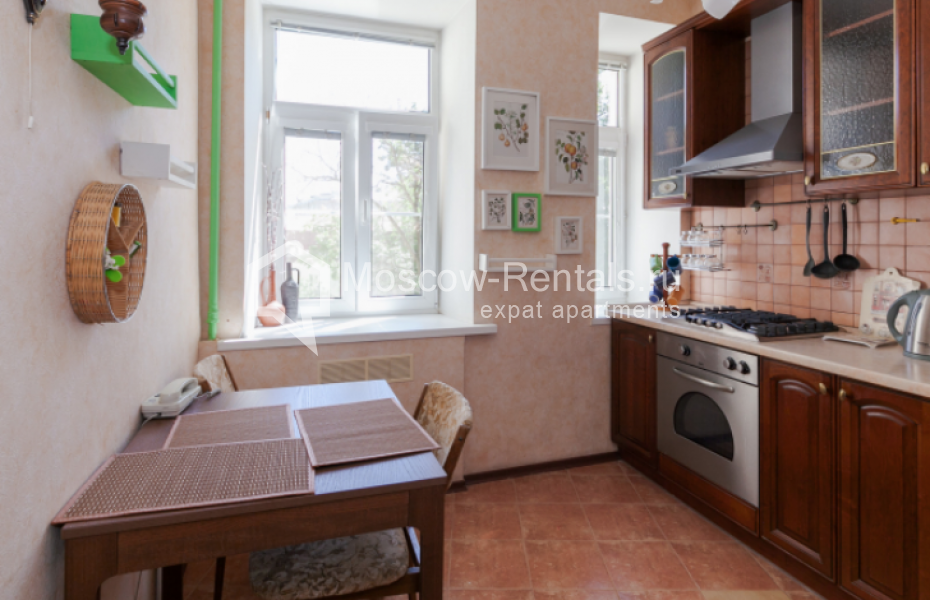 Photo #3 3-room (2 BR) apartment for <a href="http://moscow-rentals.ru/en/articles/long-term-rent" target="_blank">a long-term</a> rent
 in Russia, Moscow, Trekhprudnyi lane, 6