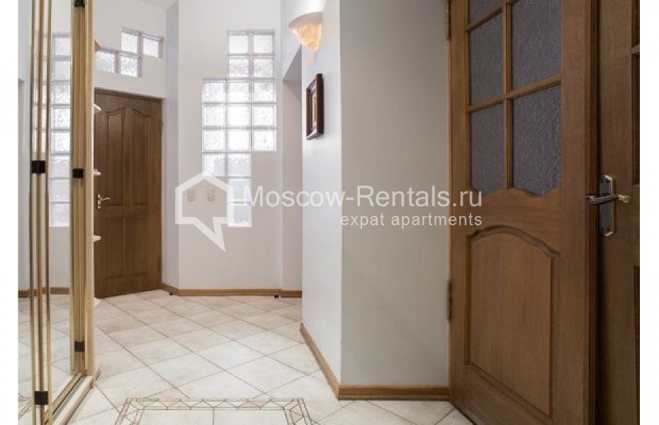 Photo #13 3-room (2 BR) apartment for <a href="http://moscow-rentals.ru/en/articles/long-term-rent" target="_blank">a long-term</a> rent
 in Russia, Moscow, Malaya Bronnaya str, 16