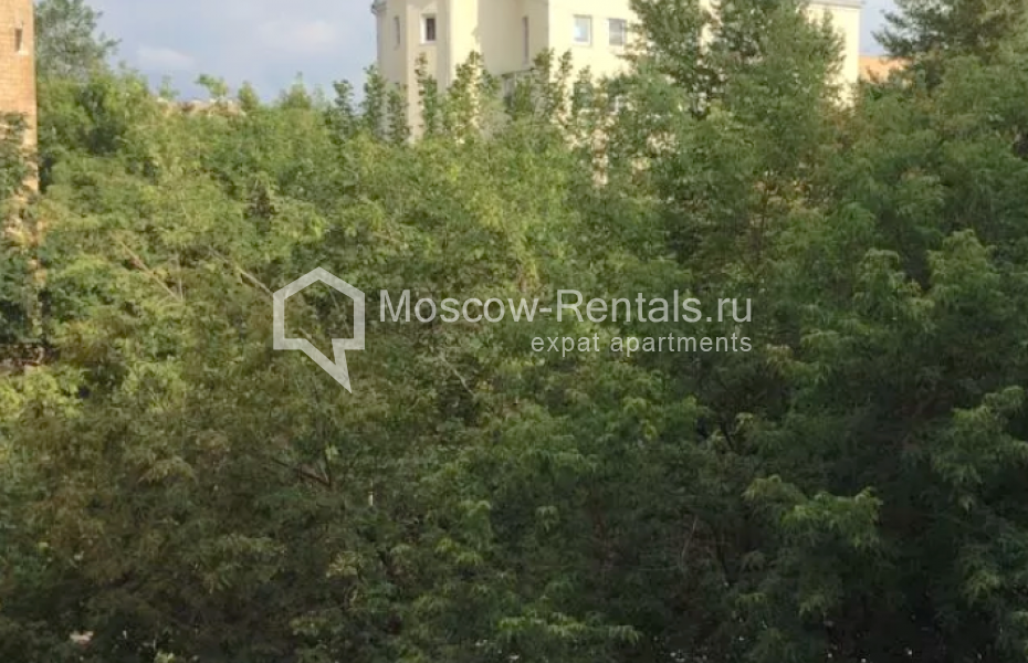 Photo #11 3-room (2 BR) apartment for <a href="http://moscow-rentals.ru/en/articles/long-term-rent" target="_blank">a long-term</a> rent
 in Russia, Moscow, Sadovaya-Kudrinskaya str, 14-16