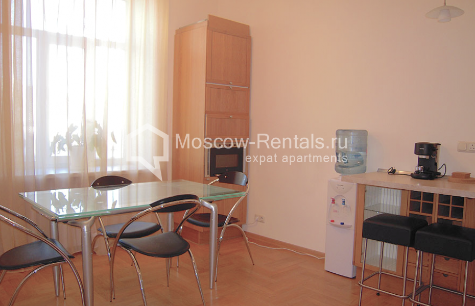 Photo #9 3-room (2 BR) apartment for <a href="http://moscow-rentals.ru/en/articles/long-term-rent" target="_blank">a long-term</a> rent
 in Russia, Moscow, Spiridonievskyi lane, 10А