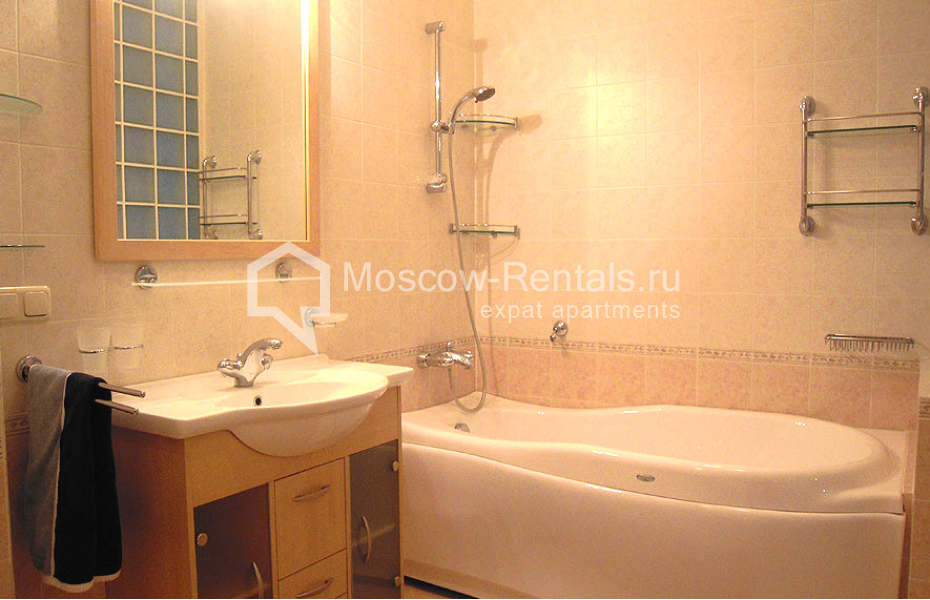 Photo #10 3-room (2 BR) apartment for <a href="http://moscow-rentals.ru/en/articles/long-term-rent" target="_blank">a long-term</a> rent
 in Russia, Moscow, Spiridonievskyi lane, 10А