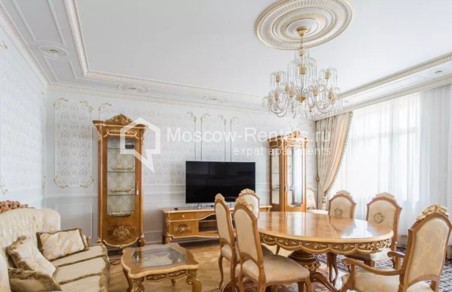 Photo #2 4-room (3 BR) apartment for <a href="http://moscow-rentals.ru/en/articles/long-term-rent" target="_blank">a long-term</a> rent
 in Russia, Moscow, Lomonosovskyi lane, 25к3