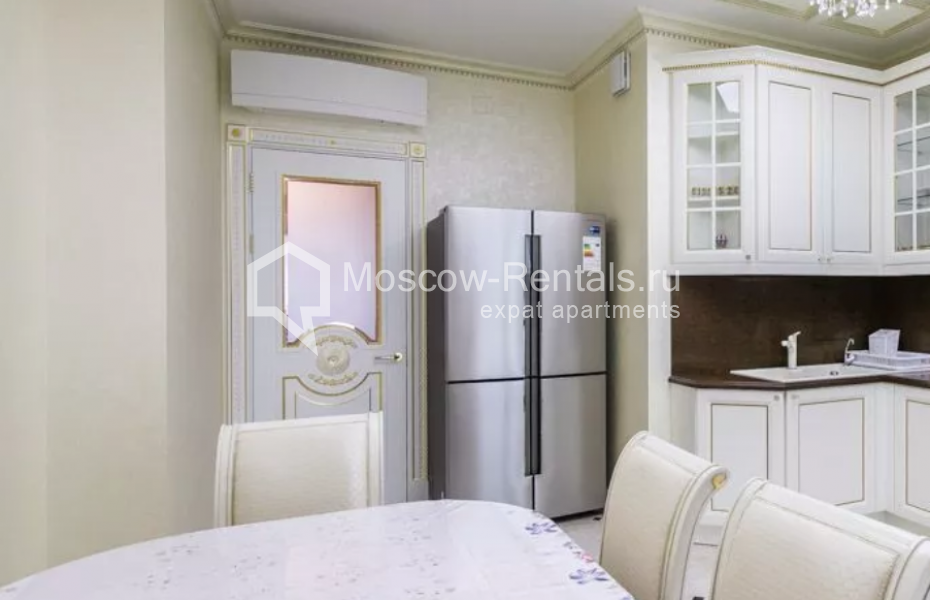 Photo #4 4-room (3 BR) apartment for <a href="http://moscow-rentals.ru/en/articles/long-term-rent" target="_blank">a long-term</a> rent
 in Russia, Moscow, Lomonosovskyi lane, 25к3