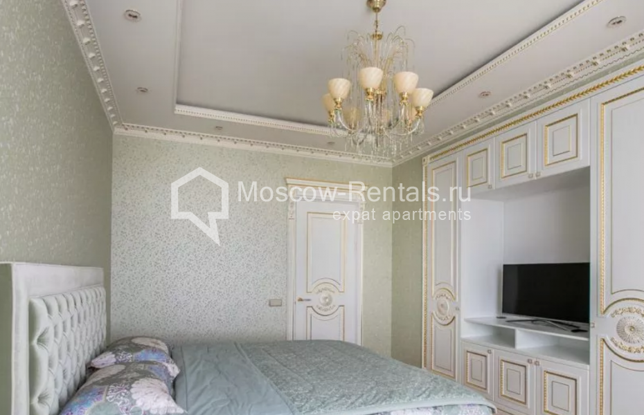 Photo #8 4-room (3 BR) apartment for <a href="http://moscow-rentals.ru/en/articles/long-term-rent" target="_blank">a long-term</a> rent
 in Russia, Moscow, Lomonosovskyi lane, 25к3