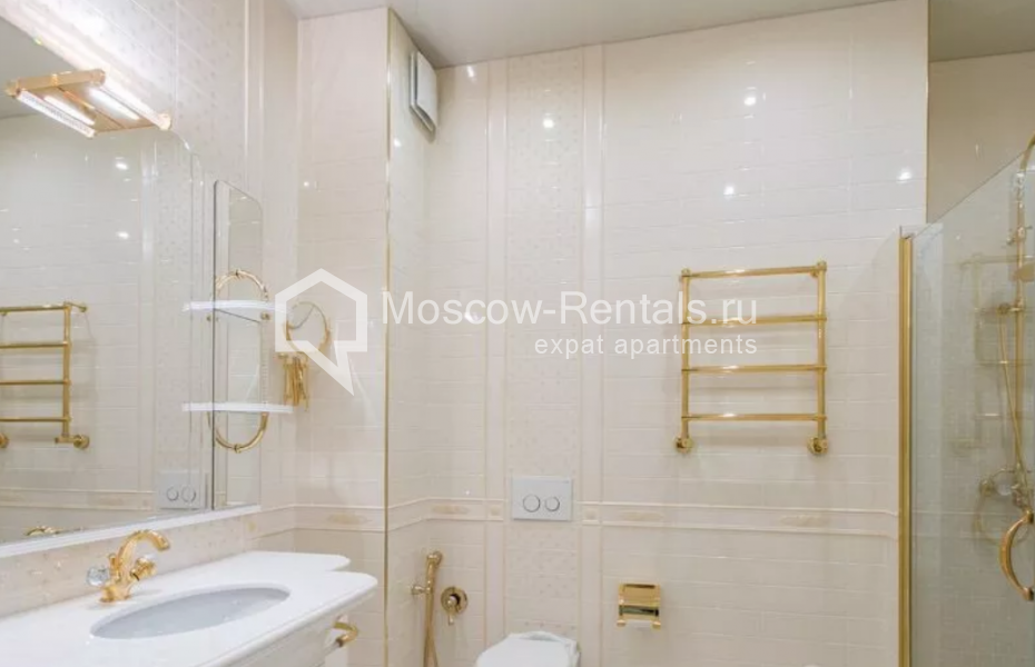 Photo #13 4-room (3 BR) apartment for <a href="http://moscow-rentals.ru/en/articles/long-term-rent" target="_blank">a long-term</a> rent
 in Russia, Moscow, Lomonosovskyi lane, 25к3