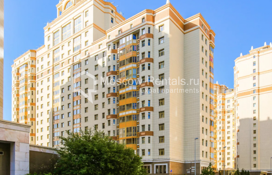 Photo #1 4-room (3 BR) apartment for <a href="http://moscow-rentals.ru/en/articles/long-term-rent" target="_blank">a long-term</a> rent
 in Russia, Moscow, Lomonosovskyi lane, 25к3