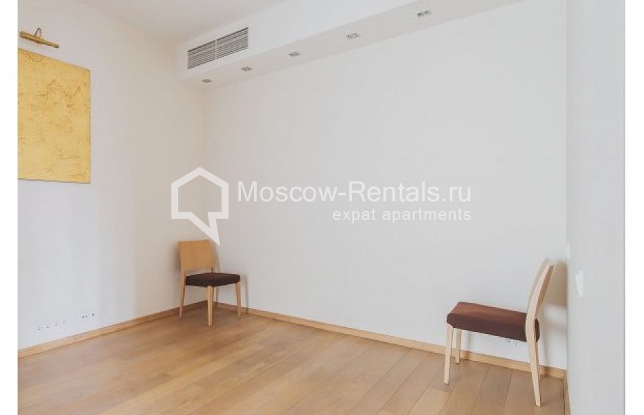 Photo #8 4-room (3 BR) apartment for <a href="http://moscow-rentals.ru/en/articles/long-term-rent" target="_blank">a long-term</a> rent
 in Russia, Moscow, Mosfilmovskaya str, 70к6