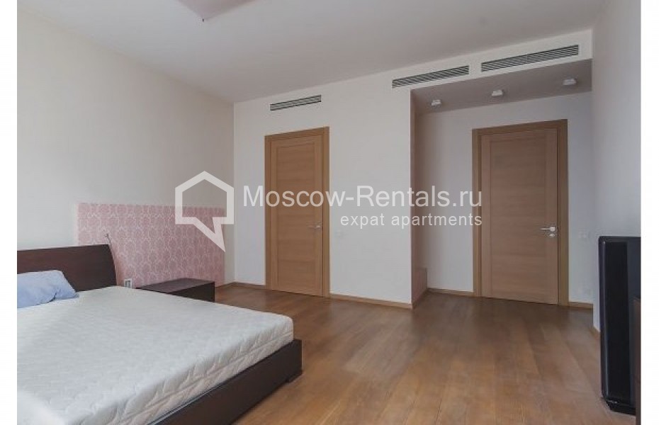 Photo #7 4-room (3 BR) apartment for <a href="http://moscow-rentals.ru/en/articles/long-term-rent" target="_blank">a long-term</a> rent
 in Russia, Moscow, Mosfilmovskaya str, 70к6