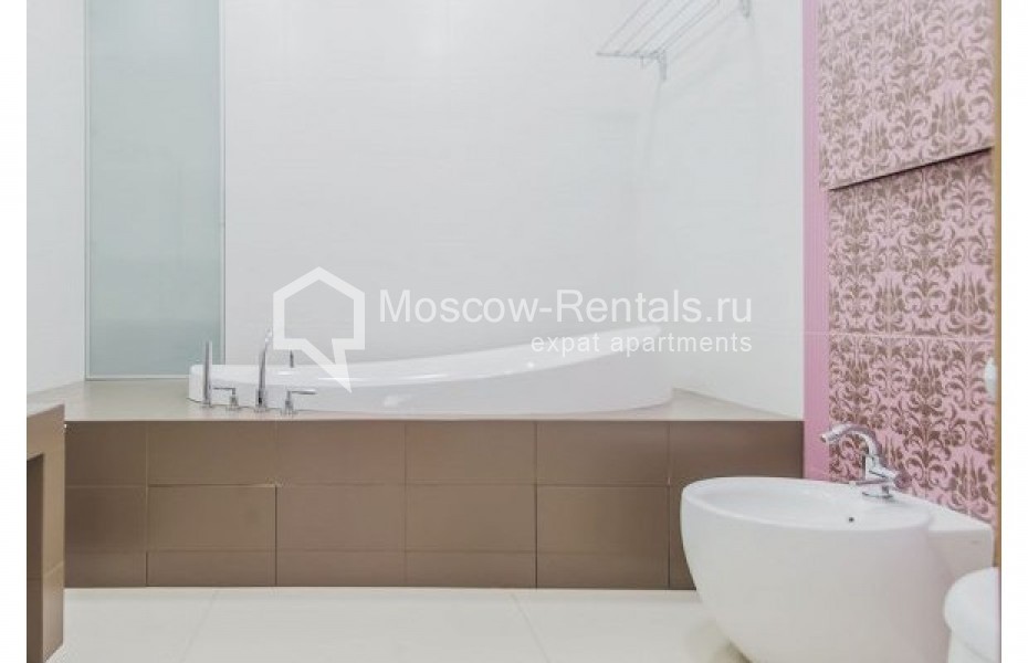 Photo #17 4-room (3 BR) apartment for <a href="http://moscow-rentals.ru/en/articles/long-term-rent" target="_blank">a long-term</a> rent
 in Russia, Moscow, Mosfilmovskaya str, 70к6