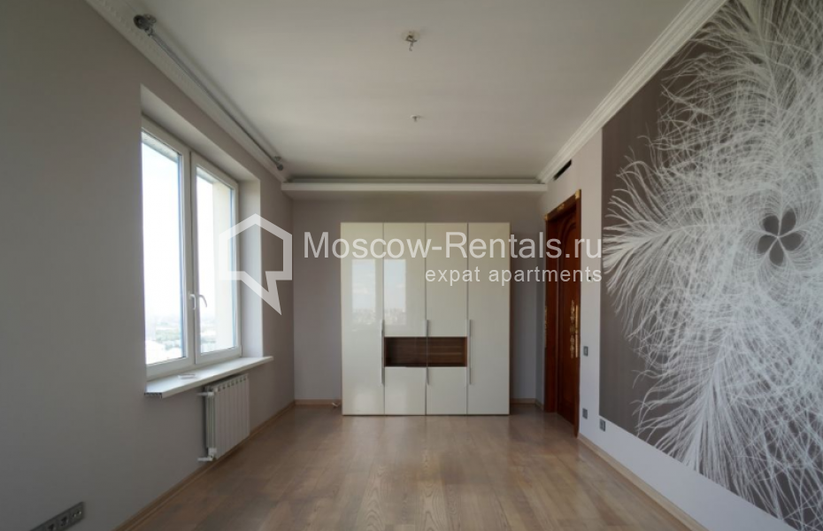Photo #13 5-room (4 BR) apartment for <a href="http://moscow-rentals.ru/en/articles/long-term-rent" target="_blank">a long-term</a> rent
 in Russia, Moscow, Mosfilmovskaya str., 70к1