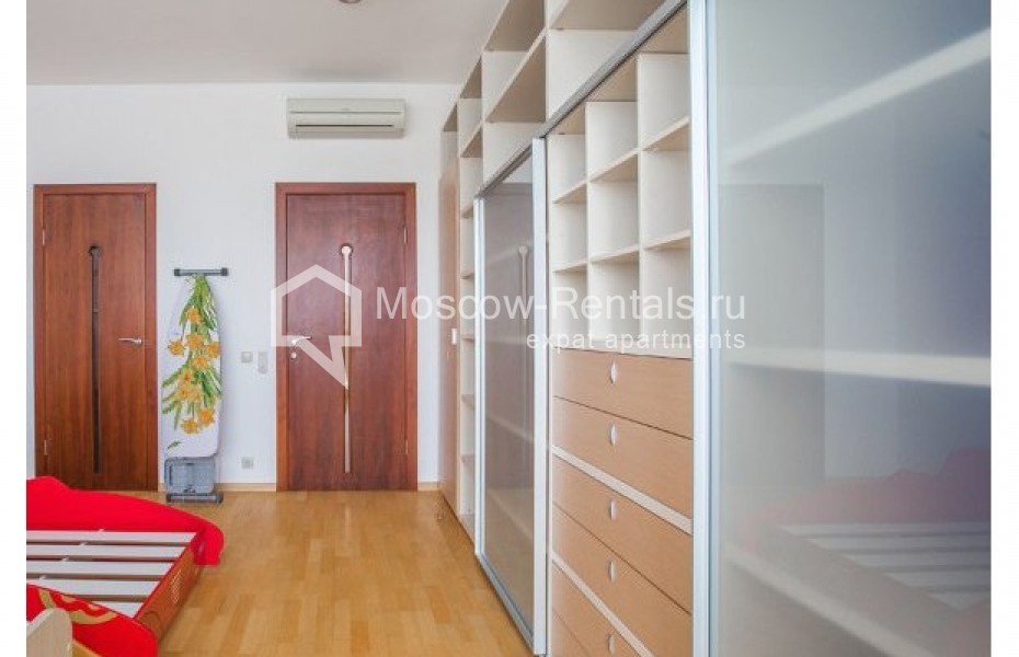 Photo #6 5-room (4 BR) apartment for <a href="http://moscow-rentals.ru/en/articles/long-term-rent" target="_blank">a long-term</a> rent
 in Russia, Moscow, Mosfilmovskaya str, 70к7