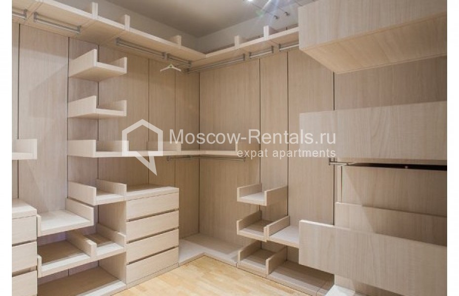 Photo #5 5-room (4 BR) apartment for <a href="http://moscow-rentals.ru/en/articles/long-term-rent" target="_blank">a long-term</a> rent
 in Russia, Moscow, Mosfilmovskaya str, 70к7