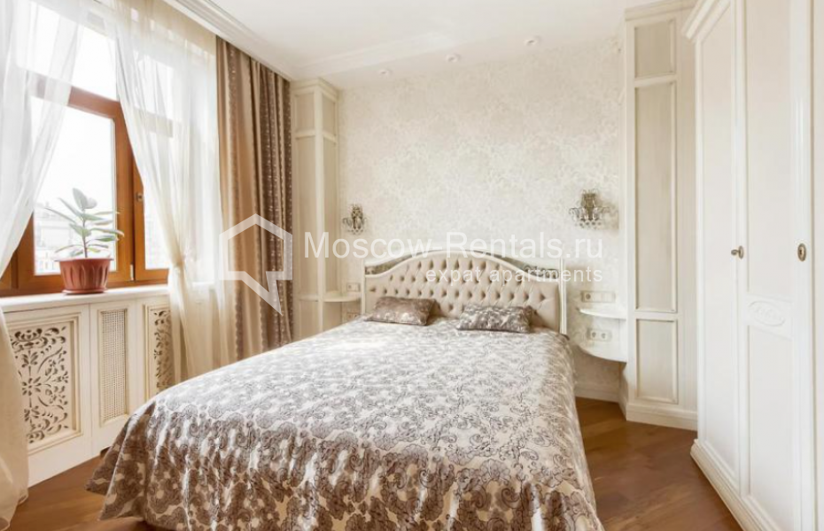 Photo #4 4-room (3 BR) apartment for <a href="http://moscow-rentals.ru/en/articles/long-term-rent" target="_blank">a long-term</a> rent
 in Russia, Moscow, Lomonovskyi prospect, 29К2