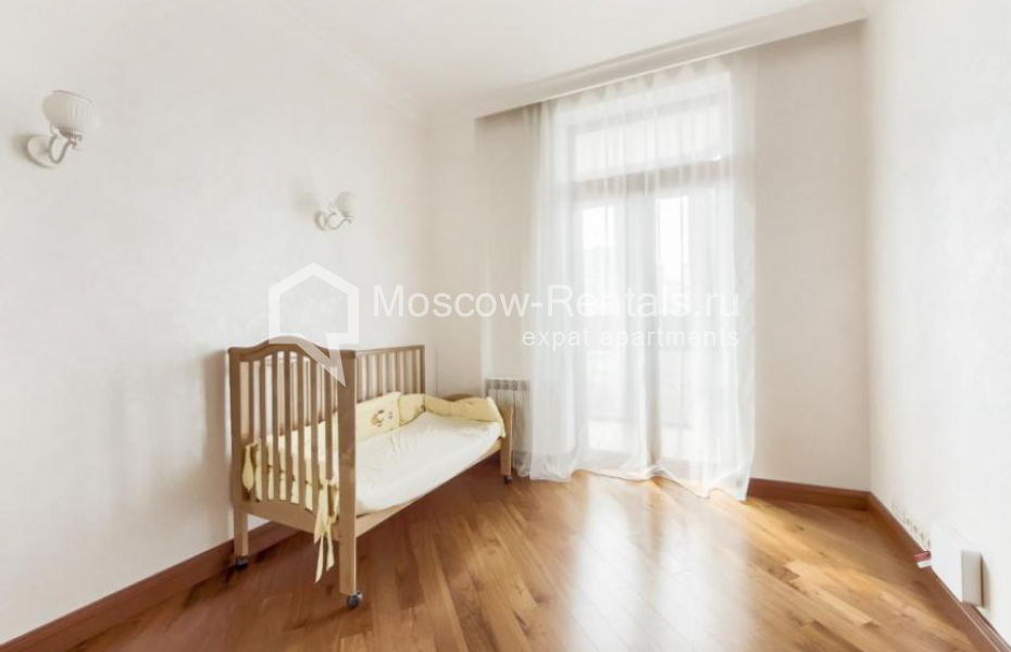 Photo #5 4-room (3 BR) apartment for <a href="http://moscow-rentals.ru/en/articles/long-term-rent" target="_blank">a long-term</a> rent
 in Russia, Moscow, Lomonovskyi prospect, 29К2