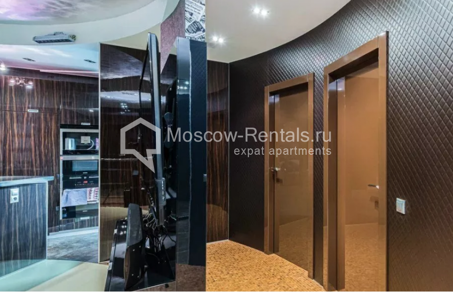 Photo #5 4-room (3 BR) apartment for <a href="http://moscow-rentals.ru/en/articles/long-term-rent" target="_blank">a long-term</a> rent
 in Russia, Moscow, Lomonosovskyi prosp., 25к2