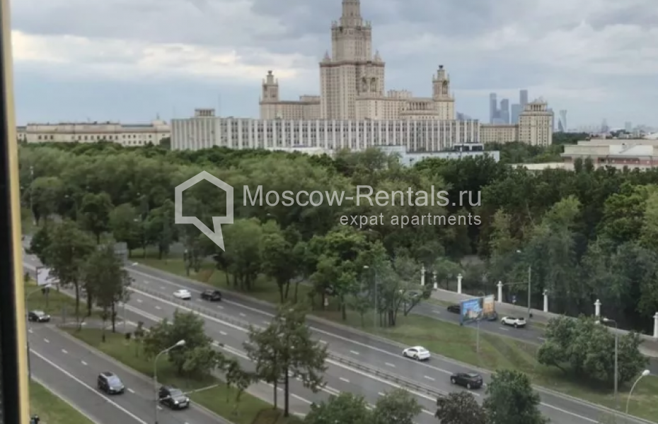 Photo #1 4-room (3 BR) apartment for <a href="http://moscow-rentals.ru/en/articles/long-term-rent" target="_blank">a long-term</a> rent
 in Russia, Moscow, Lomonosovskyi prosp., 25к1
