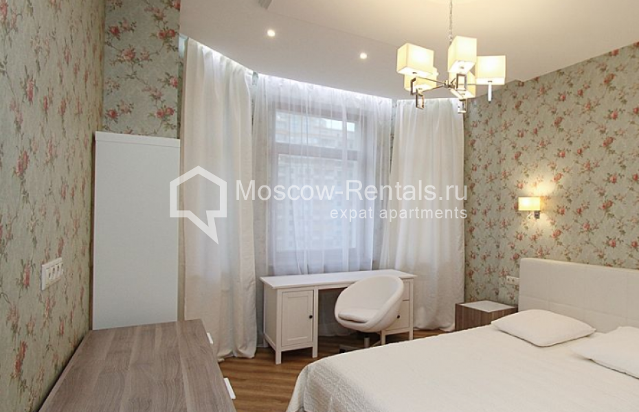 Photo #6 4-room (3 BR) apartment for <a href="http://moscow-rentals.ru/en/articles/long-term-rent" target="_blank">a long-term</a> rent
 in Russia, Moscow, Lomonosovskyi prosp., 25к1