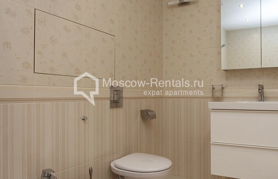 Photo #9 4-room (3 BR) apartment for <a href="http://moscow-rentals.ru/en/articles/long-term-rent" target="_blank">a long-term</a> rent
 in Russia, Moscow, Lomonosovskyi prosp., 25к1