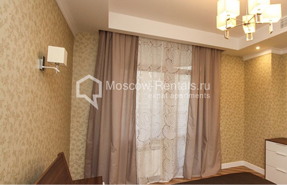 Photo #14 4-room (3 BR) apartment for <a href="http://moscow-rentals.ru/en/articles/long-term-rent" target="_blank">a long-term</a> rent
 in Russia, Moscow, Lomonosovskyi prosp., 25к1