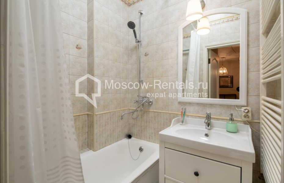 Photo #14 2-room (1 BR) apartment for <a href="http://moscow-rentals.ru/en/articles/long-term-rent" target="_blank">a long-term</a> rent
 in Russia, Moscow, Malaya Bronnaya str,  21/13С1