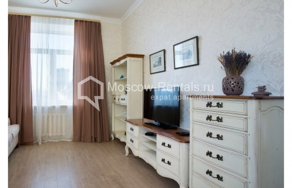 Photo #3 2-room (1 BR) apartment for <a href="http://moscow-rentals.ru/en/articles/long-term-rent" target="_blank">a long-term</a> rent
 in Russia, Moscow, Berezhkovskaya emb, 12