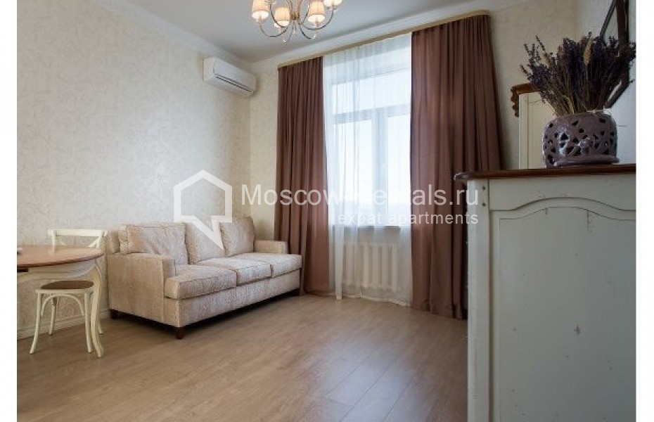 Photo #4 2-room (1 BR) apartment for <a href="http://moscow-rentals.ru/en/articles/long-term-rent" target="_blank">a long-term</a> rent
 in Russia, Moscow, Berezhkovskaya emb, 12
