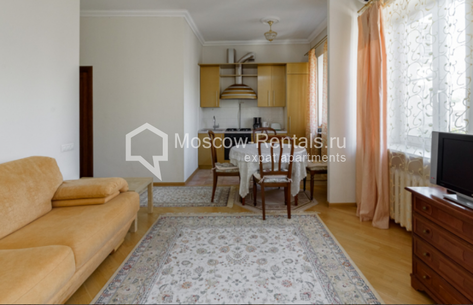 Photo #2 2-room (1 BR) apartment for <a href="http://moscow-rentals.ru/en/articles/long-term-rent" target="_blank">a long-term</a> rent
 in Russia, Moscow, Bolshaya Ordynka, 17С1