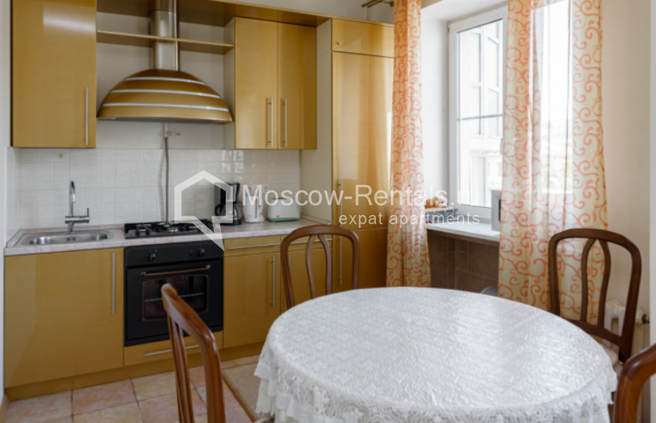Photo #1 2-room (1 BR) apartment for <a href="http://moscow-rentals.ru/en/articles/long-term-rent" target="_blank">a long-term</a> rent
 in Russia, Moscow, Bolshaya Ordynka, 17С1