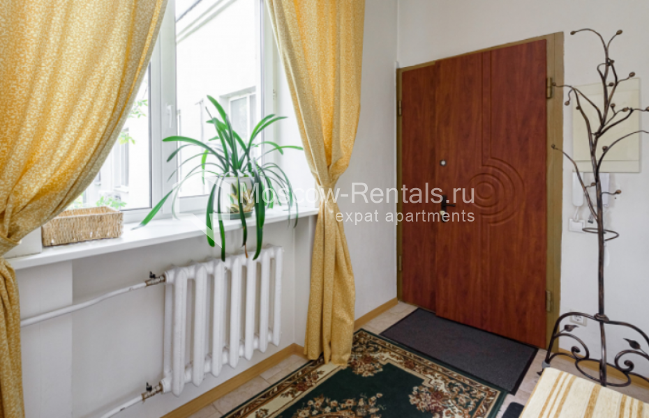 Photo #12 2-room (1 BR) apartment for <a href="http://moscow-rentals.ru/en/articles/long-term-rent" target="_blank">a long-term</a> rent
 in Russia, Moscow, Bolshaya Ordynka, 17С1