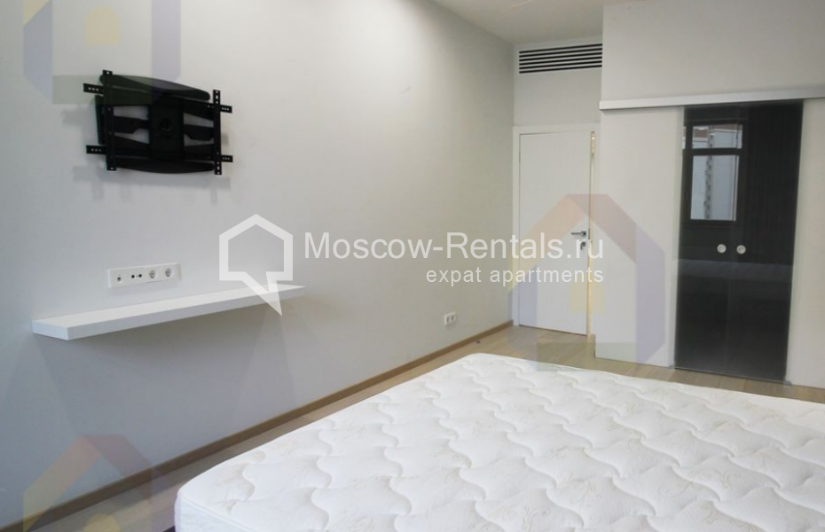 Photo #8 3-room (2 BR) apartment for <a href="http://moscow-rentals.ru/en/articles/long-term-rent" target="_blank">a long-term</a> rent
 in Russia, Moscow, Lomonoskovskyi prosp, 25к5